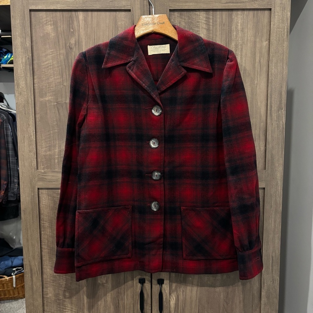 Pendleton Women's Wool Shirt Jacket Red Black Plaid button front 60’s Vintage